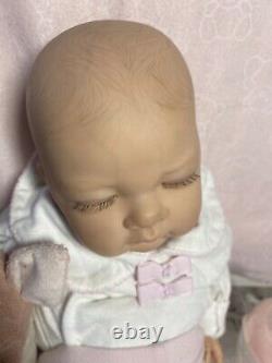 Beautiful reborn baby girl doll? CLOTHES AND ACCESSORIES