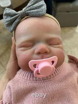 Handmade Lifelike Cuddly Reborn Doll Realistic Painted Hair Baby Girl Toy Gift