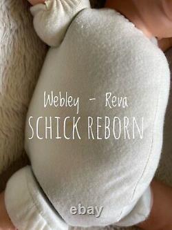 Hanna Reva schick Reborn Baby