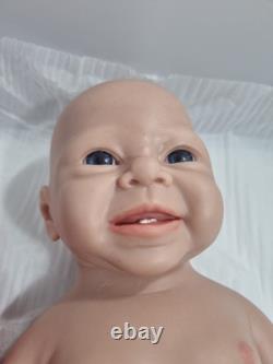 IVITA 19 Lifelike Baby Silicone Reborn Baby Doll Infant Girl Art Collection