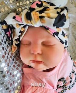 Lifelike Baby Doll/Reborn Sleeping Baby Girl Collectable Doll/Child's Gift