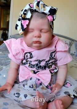 Lifelike Baby Doll/Reborn Sleeping Baby Girl Collectable Doll/Child's Gift