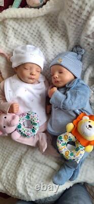 Realborn Callie asleep twins by Bountiful Baby