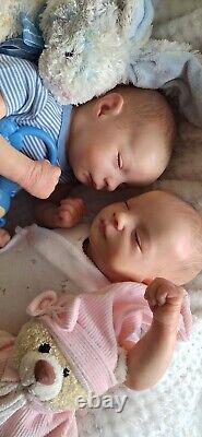 Realborn Callie asleep twins by Bountiful Baby