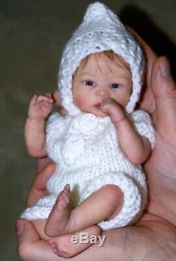 Reborn baby dolls mini Lilly made from kit Lilly Loo by sculptor Marita Winters