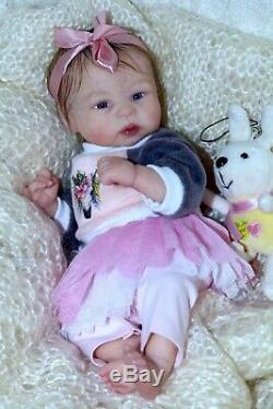 Reborn baby dolls mini Lilly made from kit Lilly Loo by sculptor Marita Winters