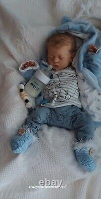 TRACYSLITTLETREASURES-5 Reborn baby doll VICTOR GUDRUN LEGLER BOY TUMMY PLATE