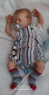 TRACYSLITTLETREASURES-5 Reborn baby doll VICTOR GUDRUN LEGLER BOY TUMMY PLATE