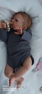 Tracyslittletreasures REBORN BABY DOLL AUGUST AWAKE 22 DAWN MCLEOD GIRL PLATE